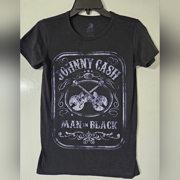 zion Tops - Johnny Cash Man in Black Women's T-shirt Medium